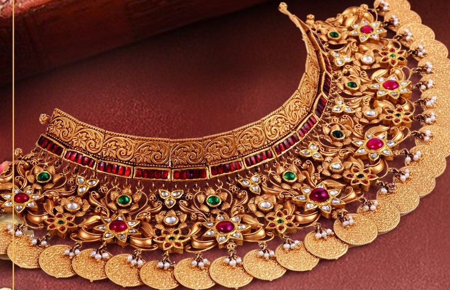 sell gold near me is the best opition to sell your old gold jewellery.